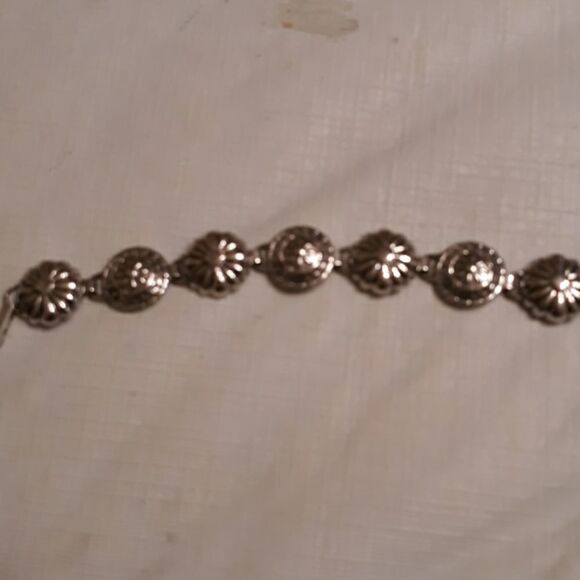 Avon Bracelet  - Picture 1 of 3